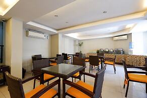 RedDoorz Plus @ Singosari Raya