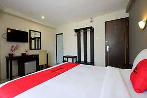 RedDoorz Plus @ Singosari Raya