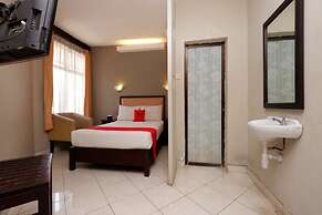 RedDoorz Plus @ Singosari Raya