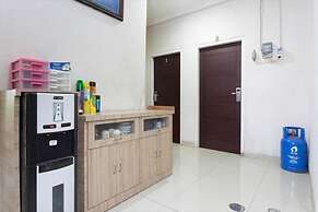RedDoorz Plus near Lippo Cikarang Mall