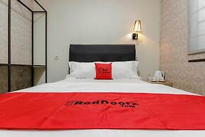 RedDoorz Plus near Lippo Cikarang Mall