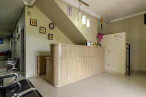 RedDoorz Plus near Lippo Cikarang Mall