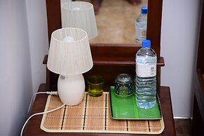 White Villa Airport Transit Hotel