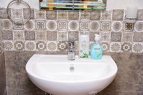 White Villa Airport Transit Hotel