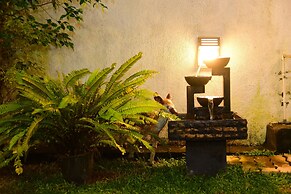 White Villa Airport Transit Hotel