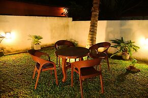 White Villa Airport Transit Hotel