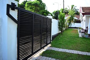 White Villa Airport Transit Hotel