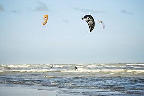Beach Hotel Zandvoort BY Center Parcs