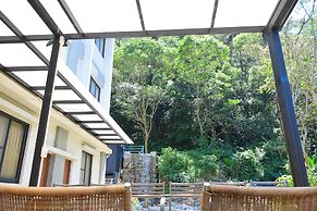 PULI GuanPu Fallsview Stay House