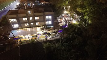 PULI GuanPu Fallsview Stay House