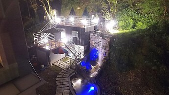 PULI GuanPu Fallsview Stay House