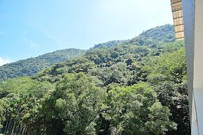 PULI GuanPu Fallsview Stay House