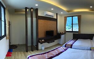 PULI GuanPu Fallsview Stay House