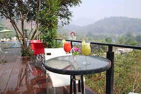 Chiangrai Lake Hill Resort
