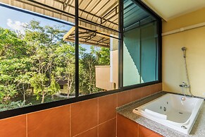 Chiangrai Lake Hill Resort