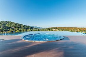 Chiangrai Lake Hill Resort