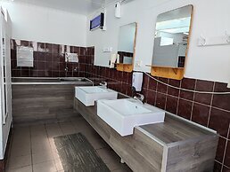 Kingscote Tourist Park and Family Units