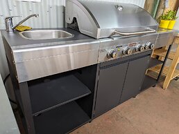 Kingscote Tourist Park and Family Units