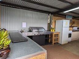 Kingscote Tourist Park and Family Units