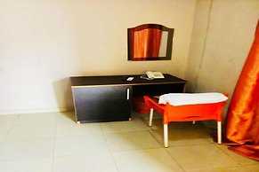 Momak 4 Hotel & Suites