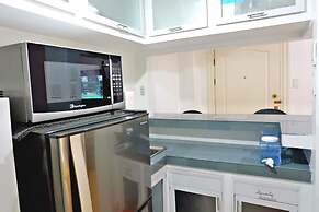 Forbeswood Heights 2BR by Stays PH