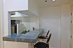 Forbeswood Heights 2BR by Stays PH