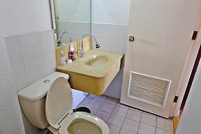 Forbeswood Heights 2BR by Stays PH