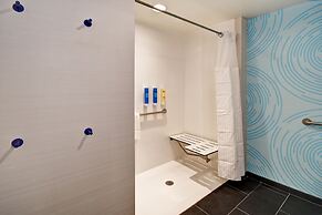 Tru by Hilton Louisville Airport