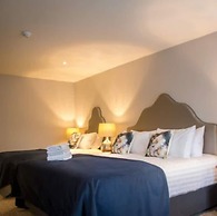 Longcourt House Hotel