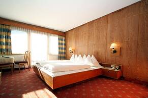 Hotel Tiroler ADLER Bed & Breakfast