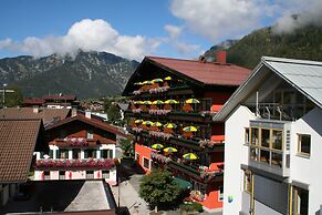 Hotel Tiroler ADLER Bed & Breakfast
