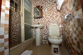 Momak 1 Hotel & Suites