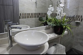 Ari Hotel