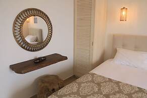 Theasis Luxury Suites