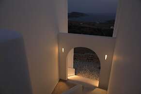 Theasis Luxury Suites