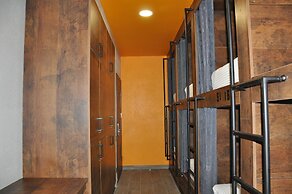 Full House Capsule Hostel