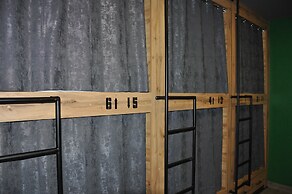 Full House Capsule Hostel