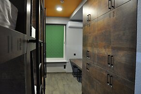 Full House Capsule Hostel