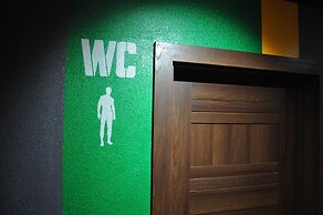 Full House Capsule Hostel