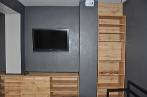 Full House Capsule Hostel