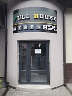 Full House Capsule Hostel