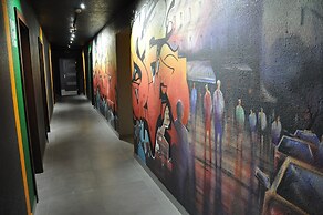 Full House Capsule Hostel