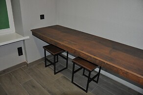 Full House Capsule Hostel