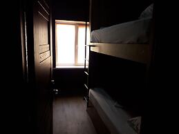 Full House Capsule Hostel