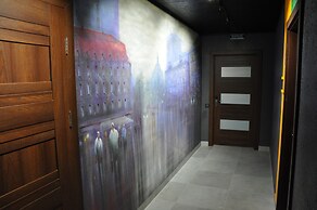 Full House Capsule Hostel