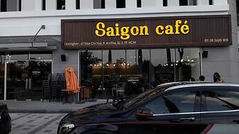 Horse Square Apartment