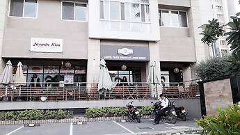 Horse Square Apartment