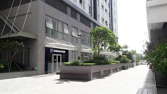 Horse Square Apartment