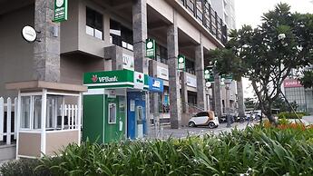 Horse Square Apartment