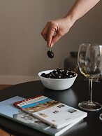 Deluxe Central Apartment